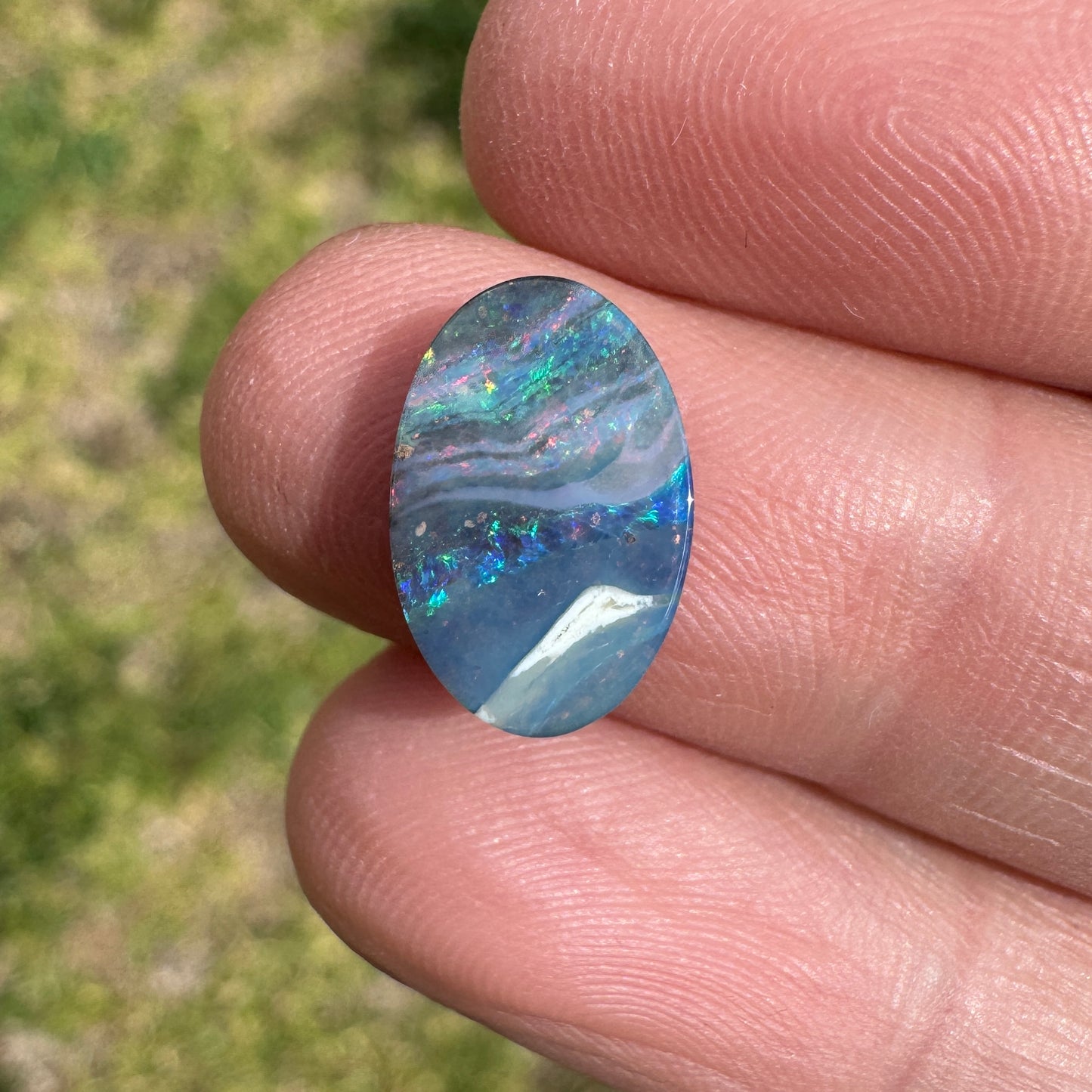 2.73 Ct oval boulder opal