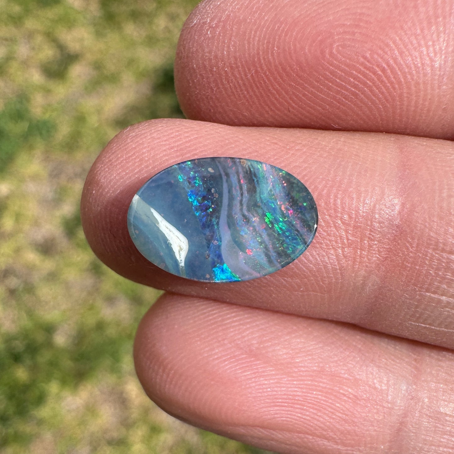 2.73 Ct oval boulder opal