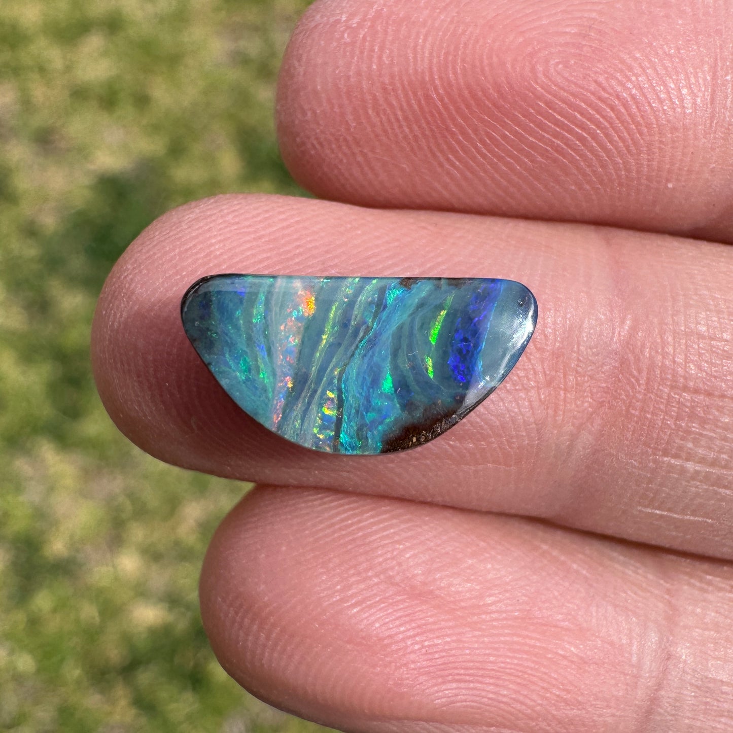 3.26 Ct stripy boulder opal