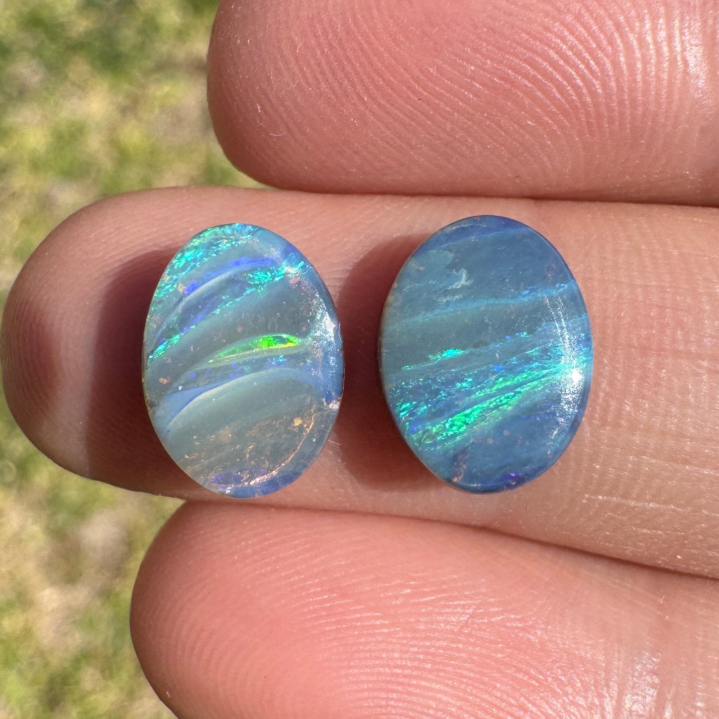 4.51 Ct green-blue boulder oval opal pair