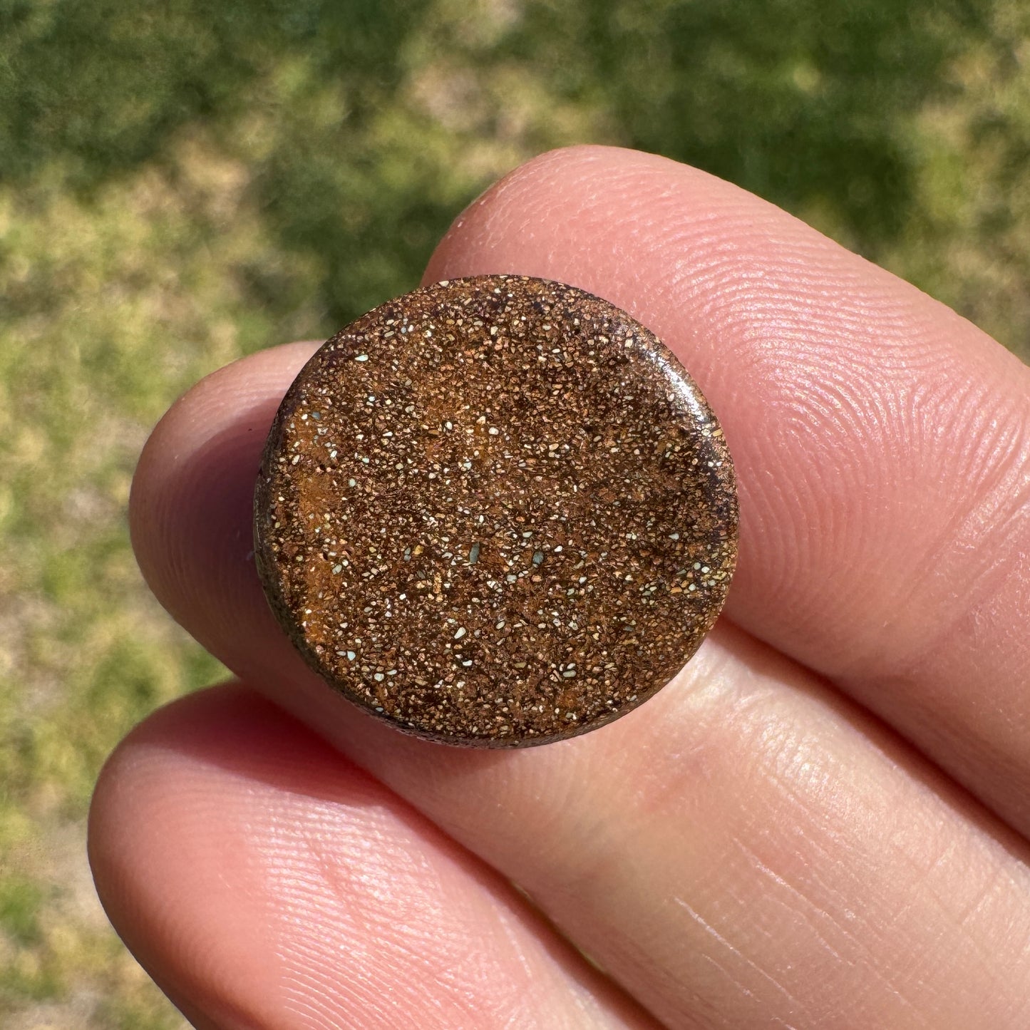 8.56 Ct green circle boulder opal