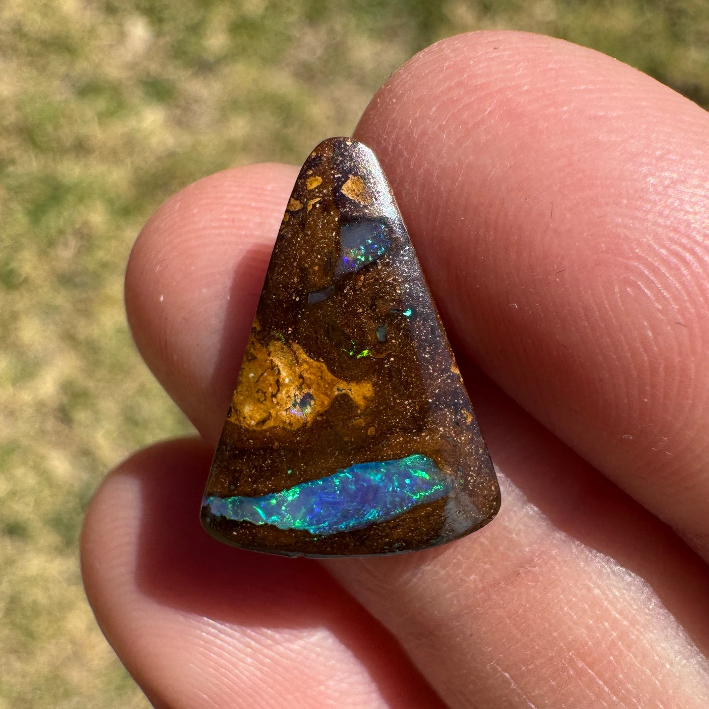 4.16 Ct small matrix boulder opal