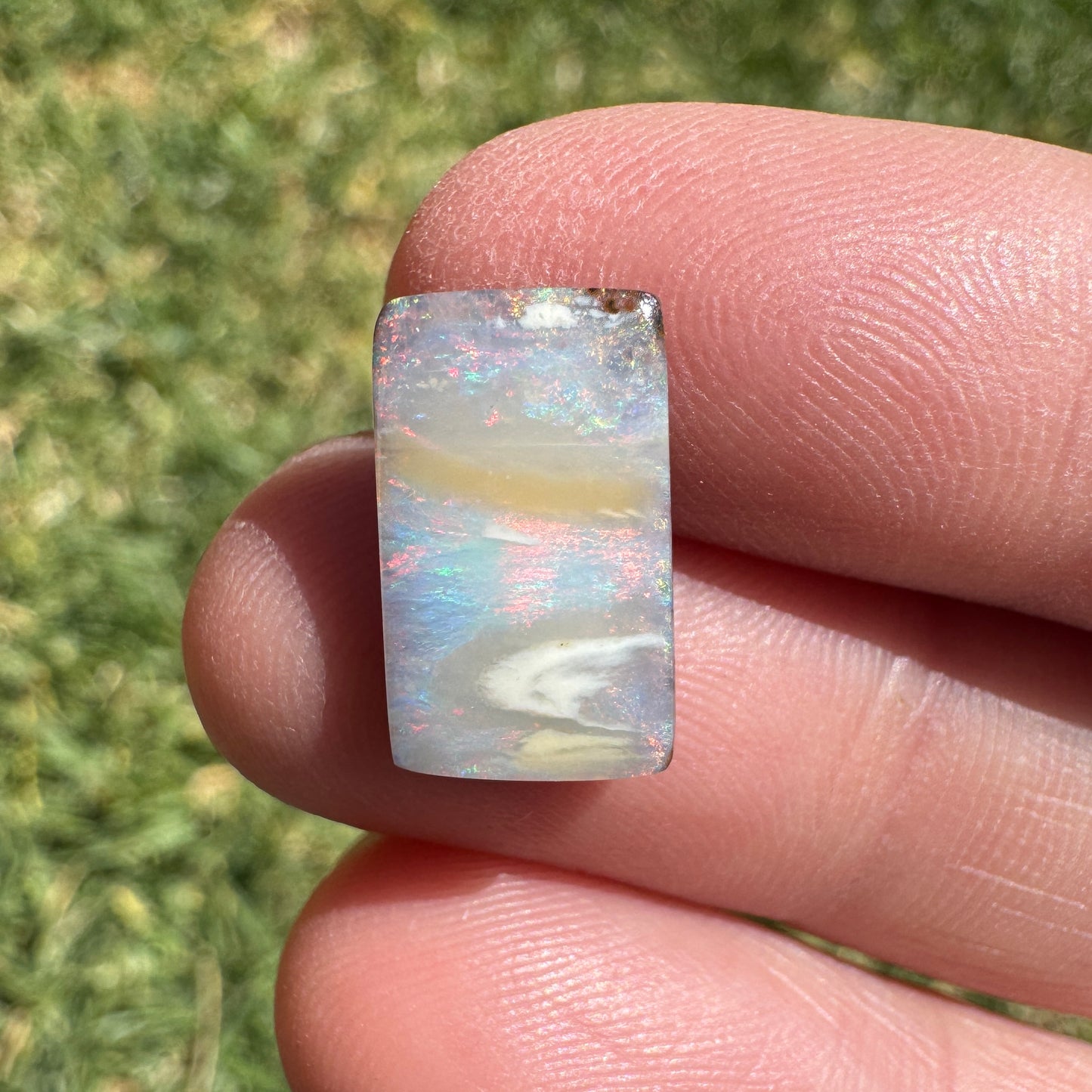 3.53 Ct swirly boulder opal