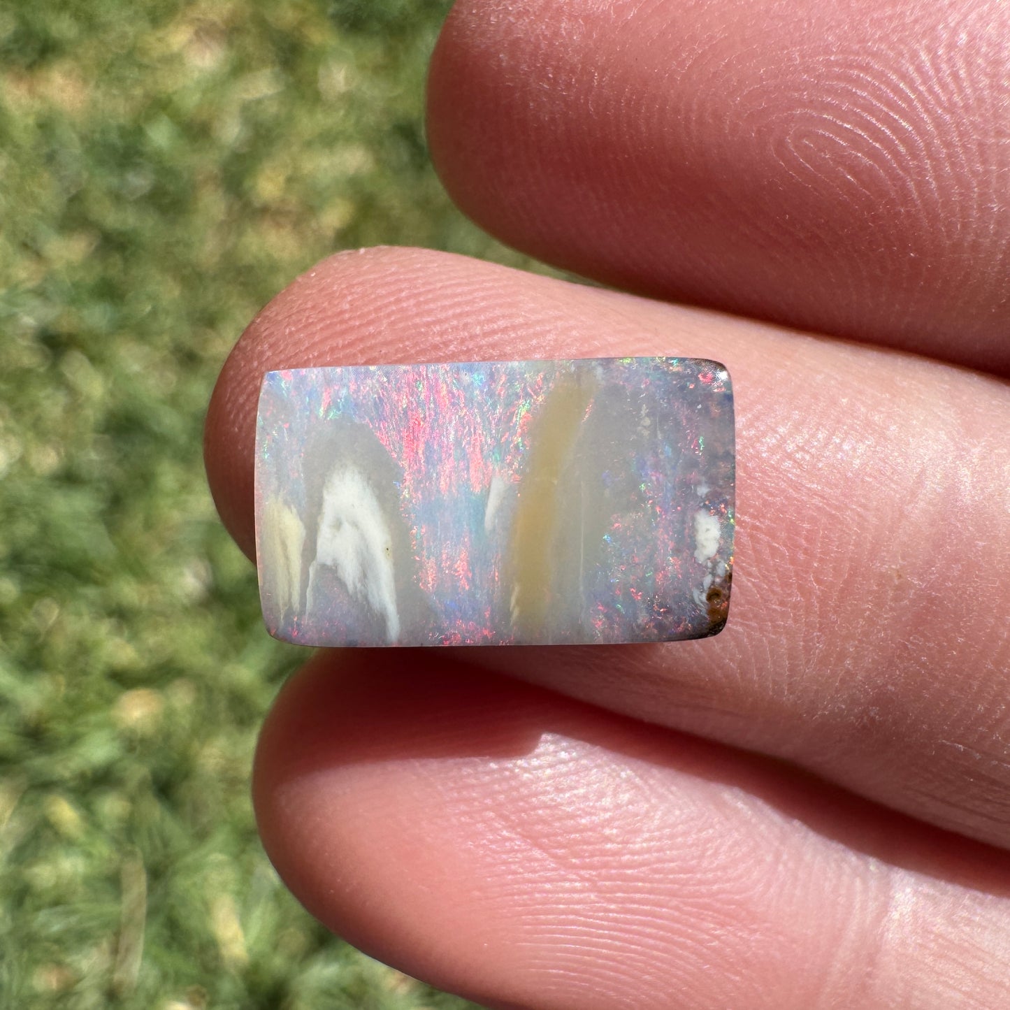 3.53 Ct swirly boulder opal