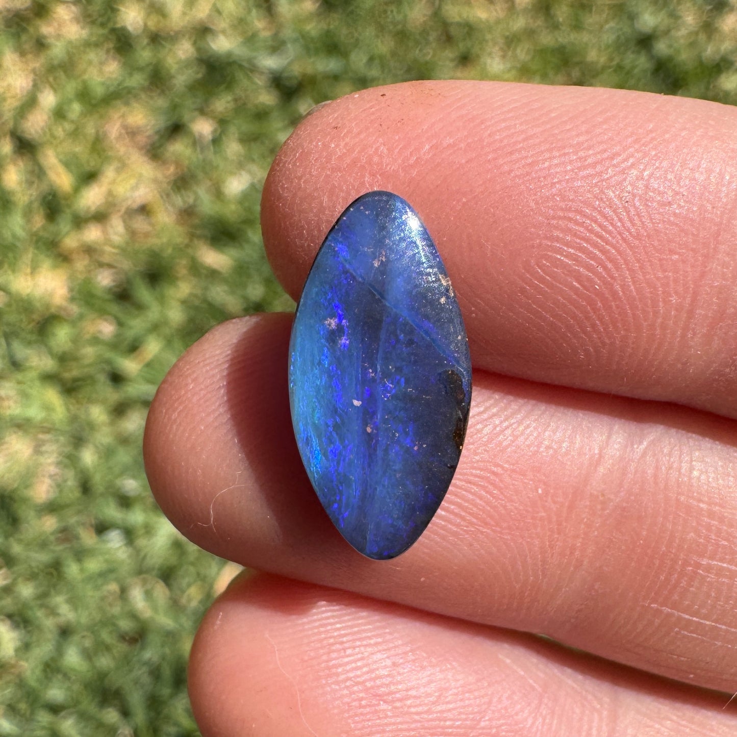 4.54 Ct purple boulder opal