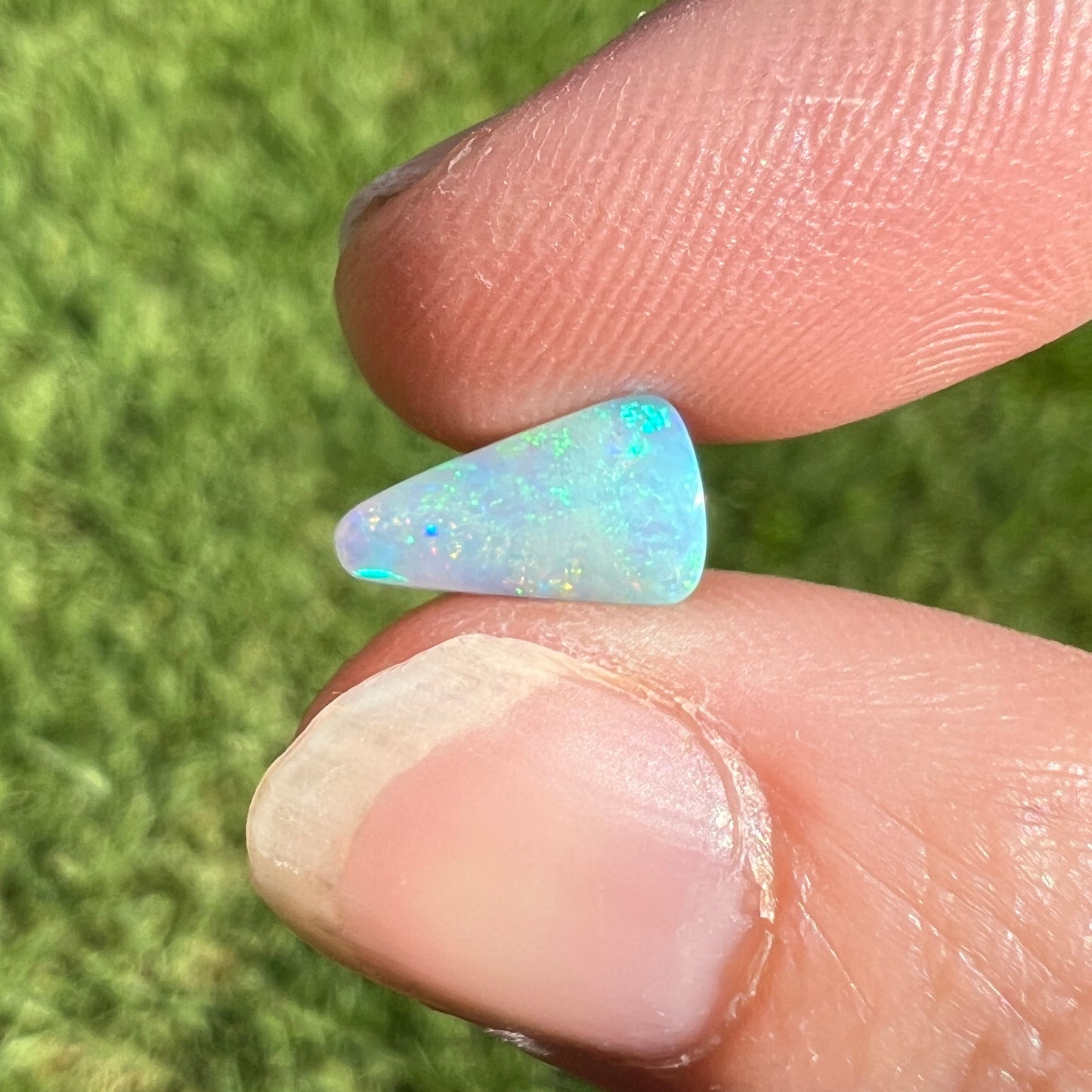 1.57 Ct small boulder opal