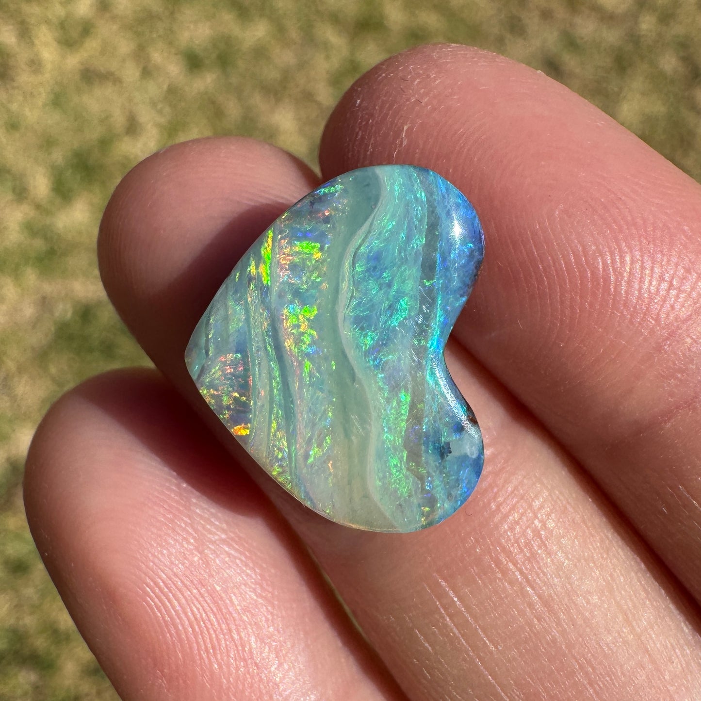 7.80 Ct wavy heart boulder opal