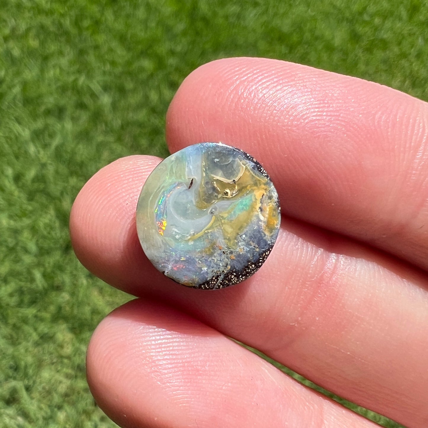 5.46 Ct small boulder opal