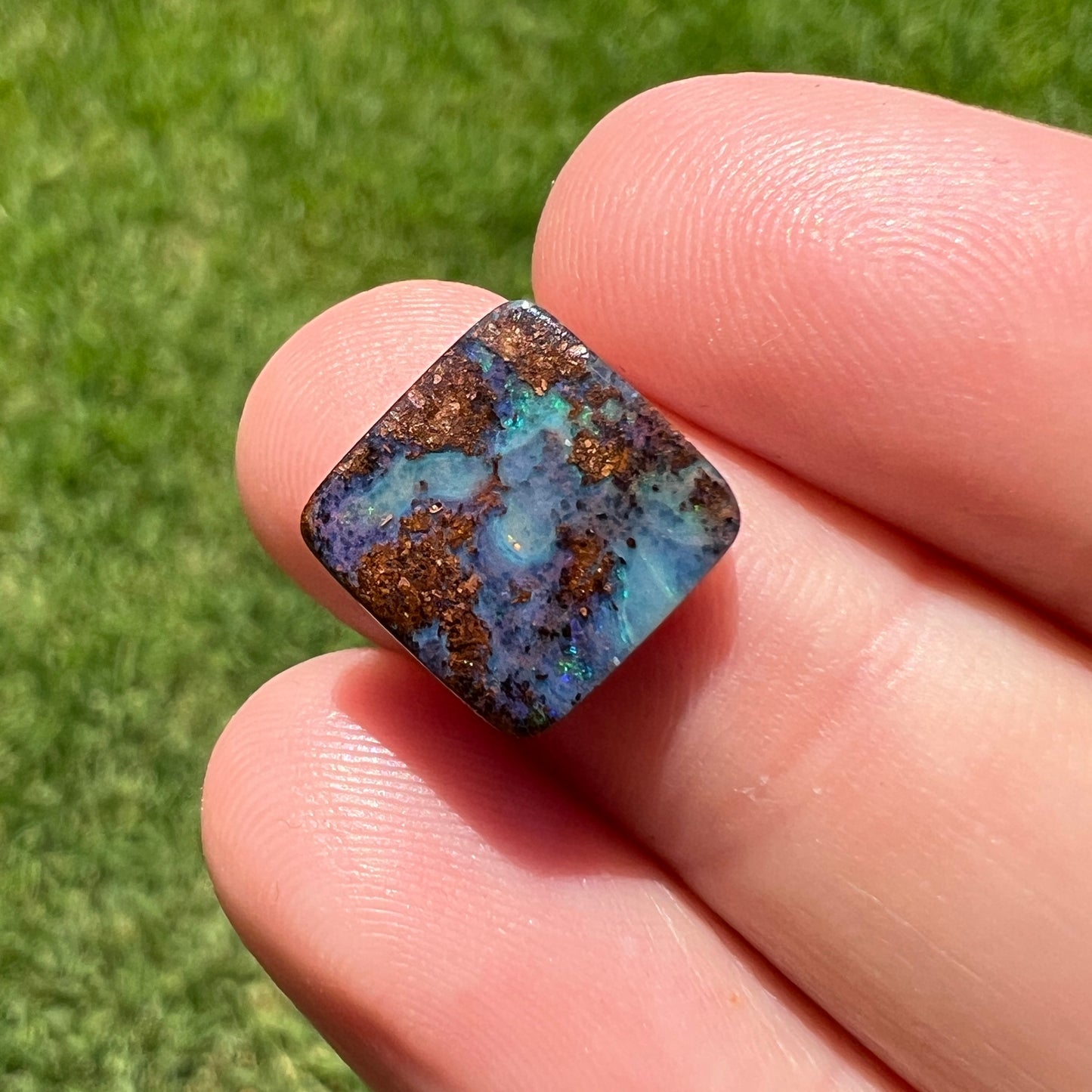 4.84 Ct small boulder opal