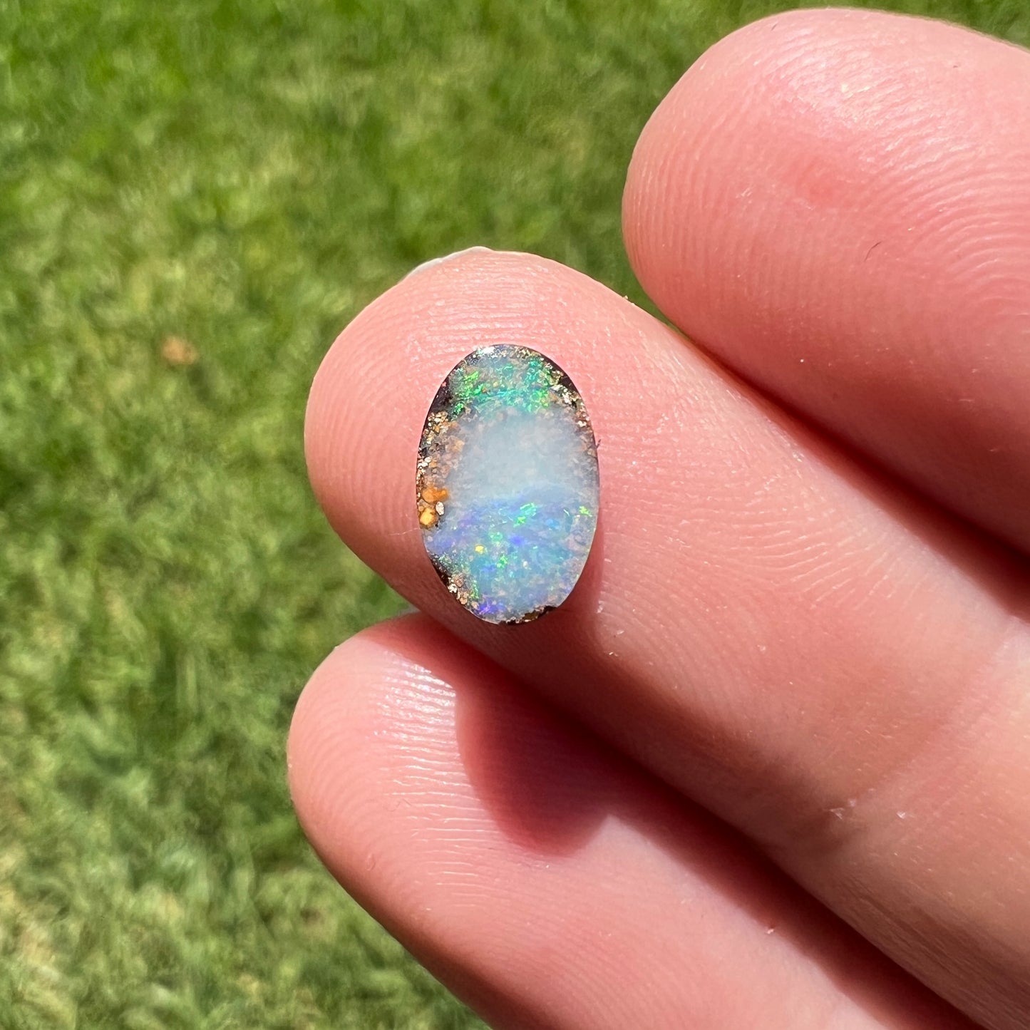 1.09 Ct extra small boulder opal