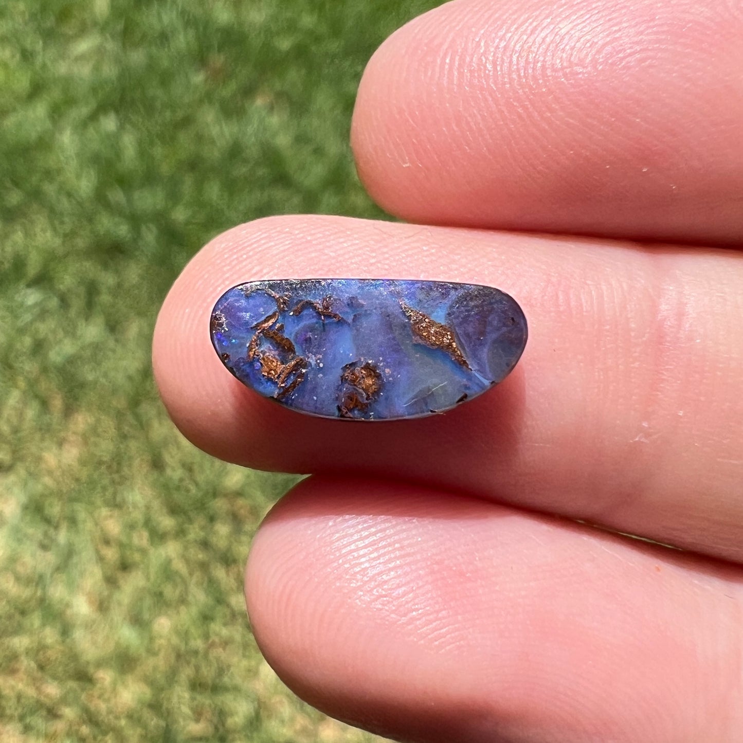 2.61 Ct small boulder opal