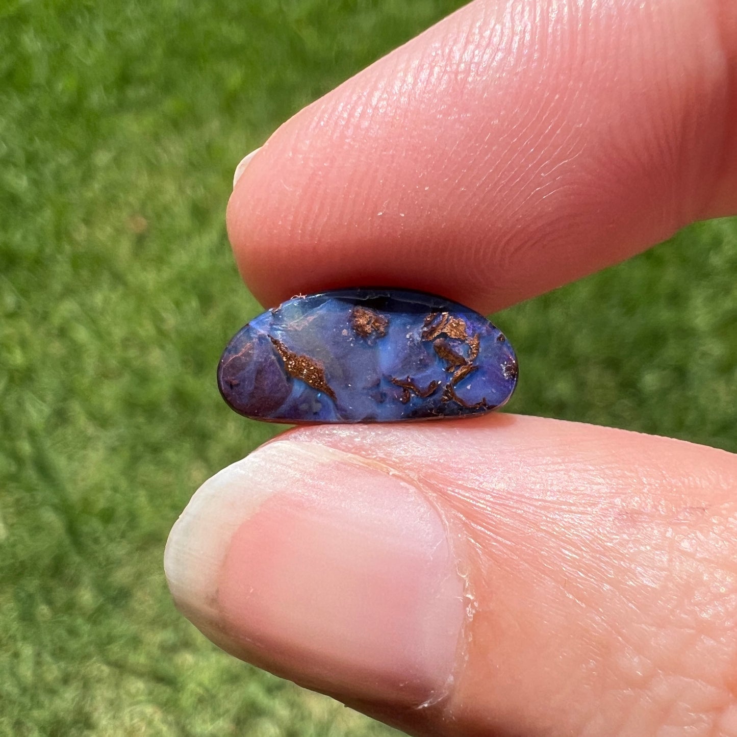 2.61 Ct small boulder opal