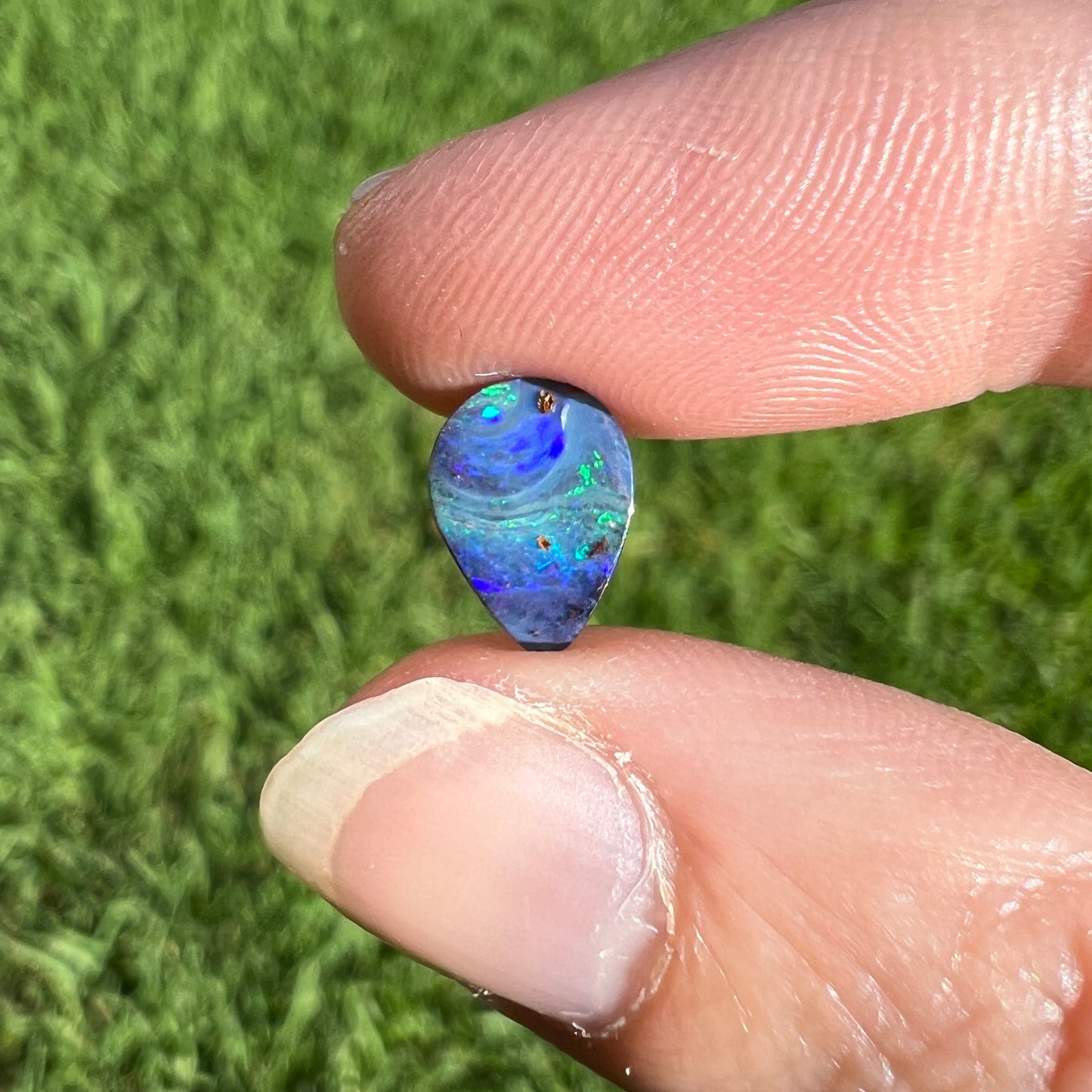 1.31 Ct green-blue boulder opal