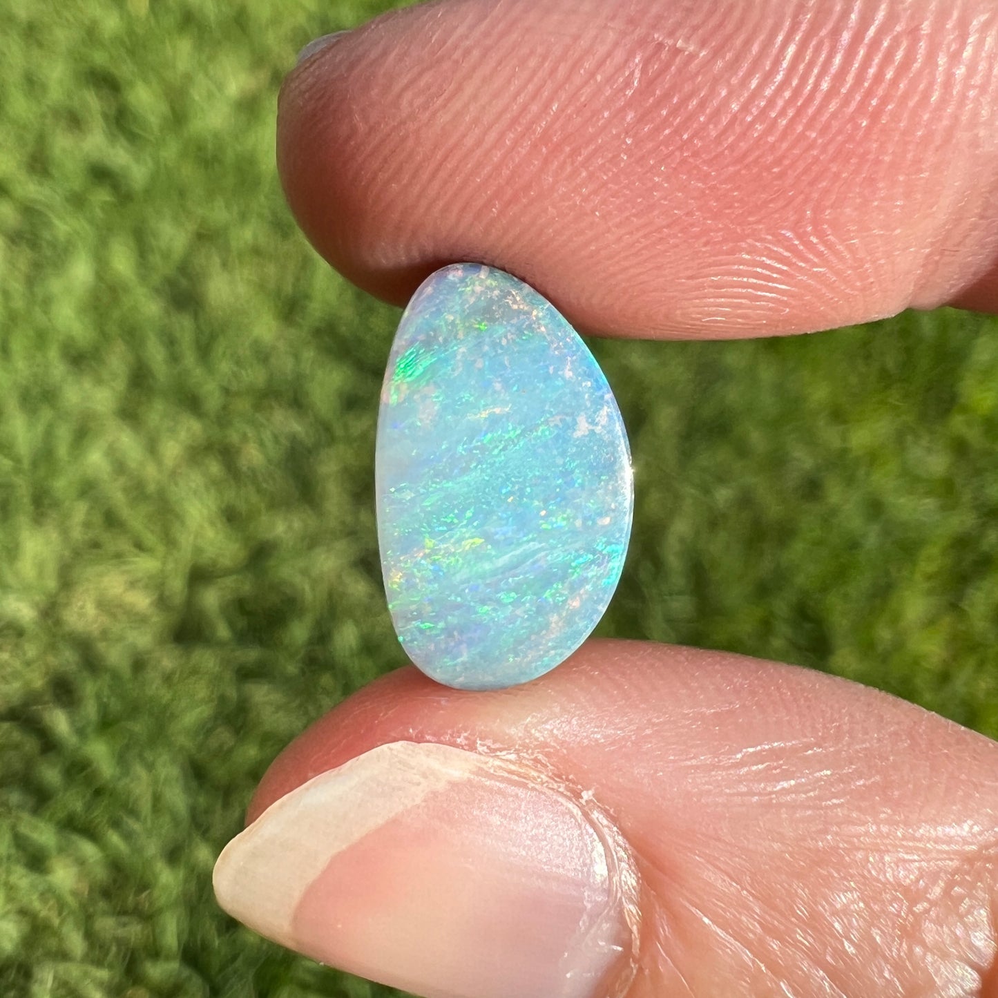 3.89 Ct light pink and green boulder opal