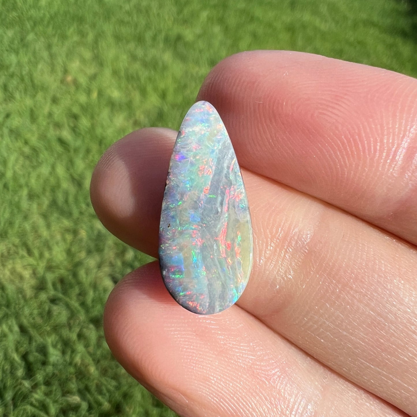 4.32 Ct rainbow boulder opal