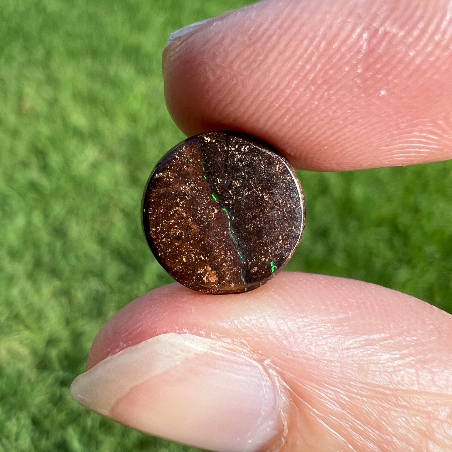 3.38 Ct circle boulder opal