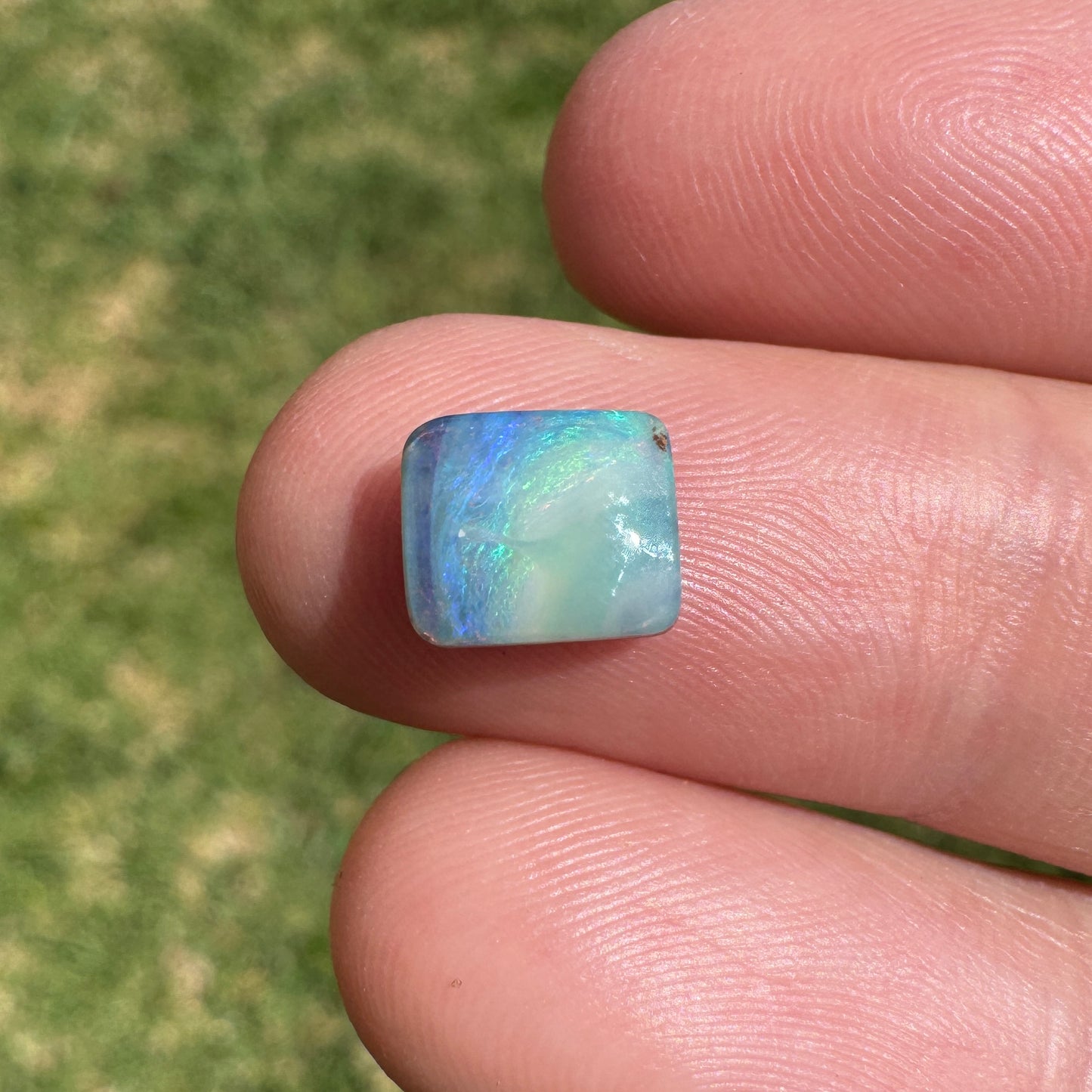 1.28 Ct small boulder opal