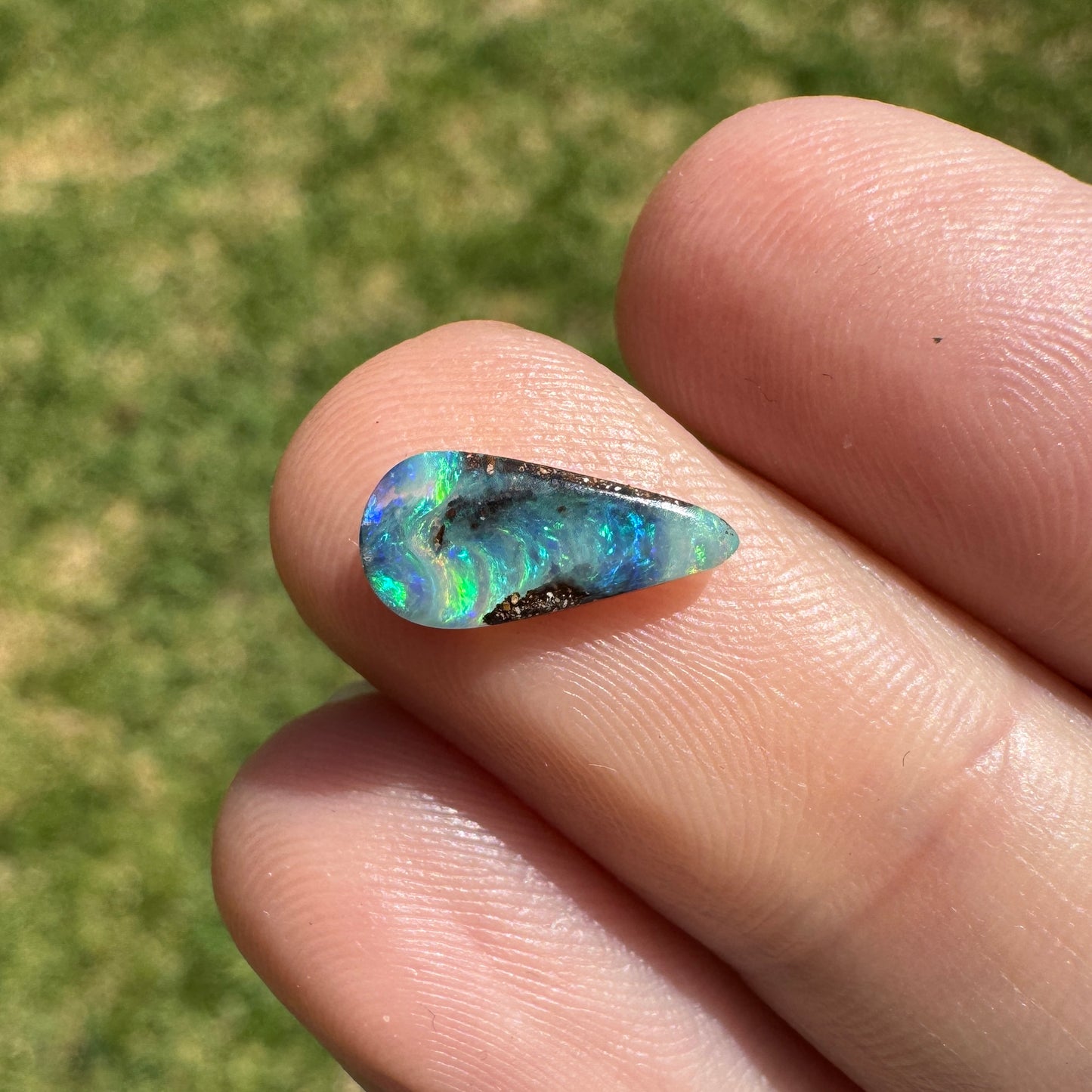 1.01 Ct extra small boulder opal