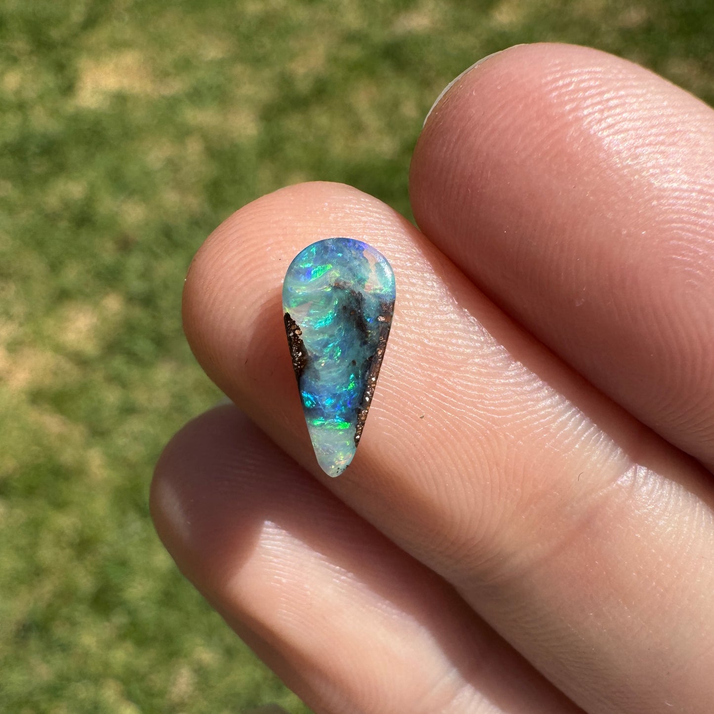1.01 Ct extra small boulder opal