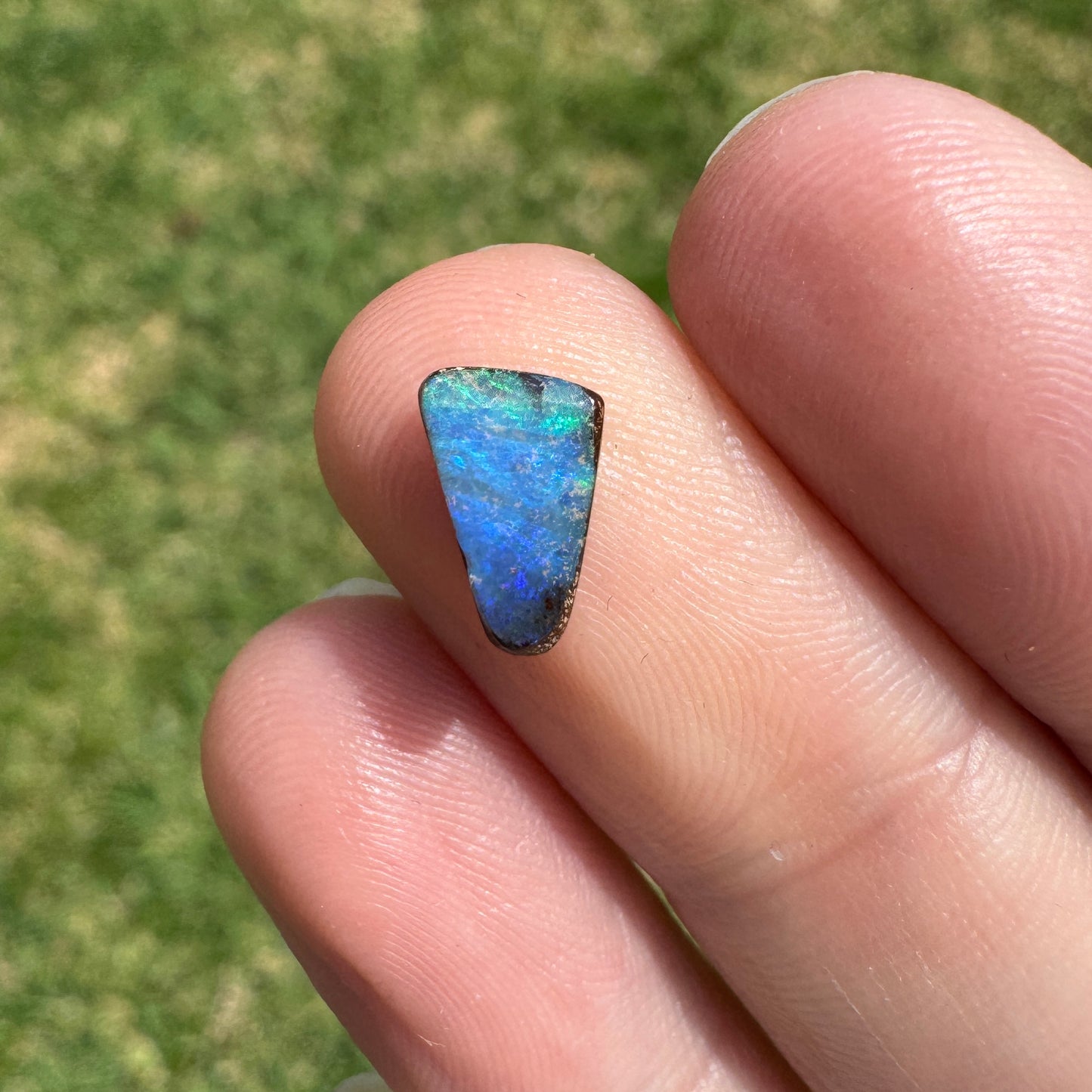 1.02 Ct extra small boulder opal