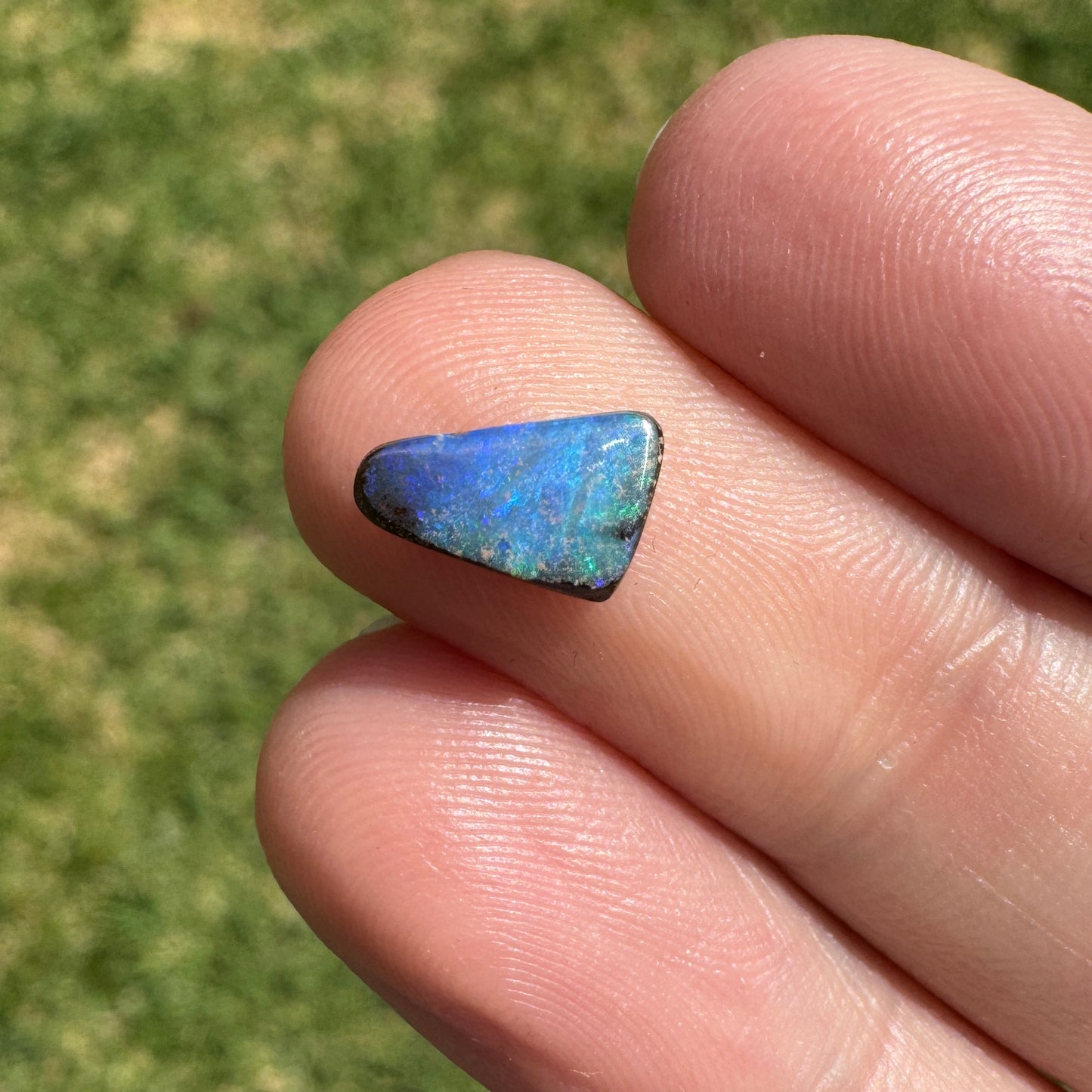 1.02 Ct extra small boulder opal