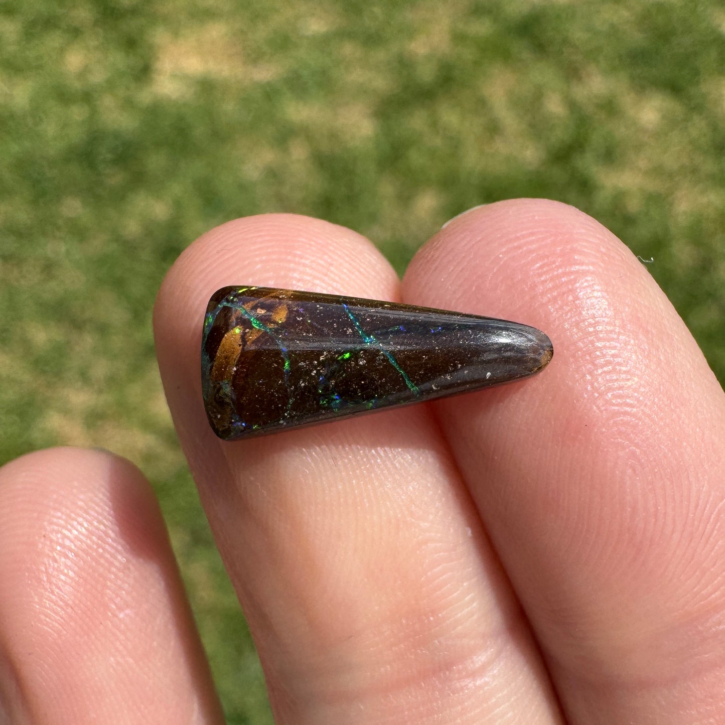 3.15 Ct small boulder opal