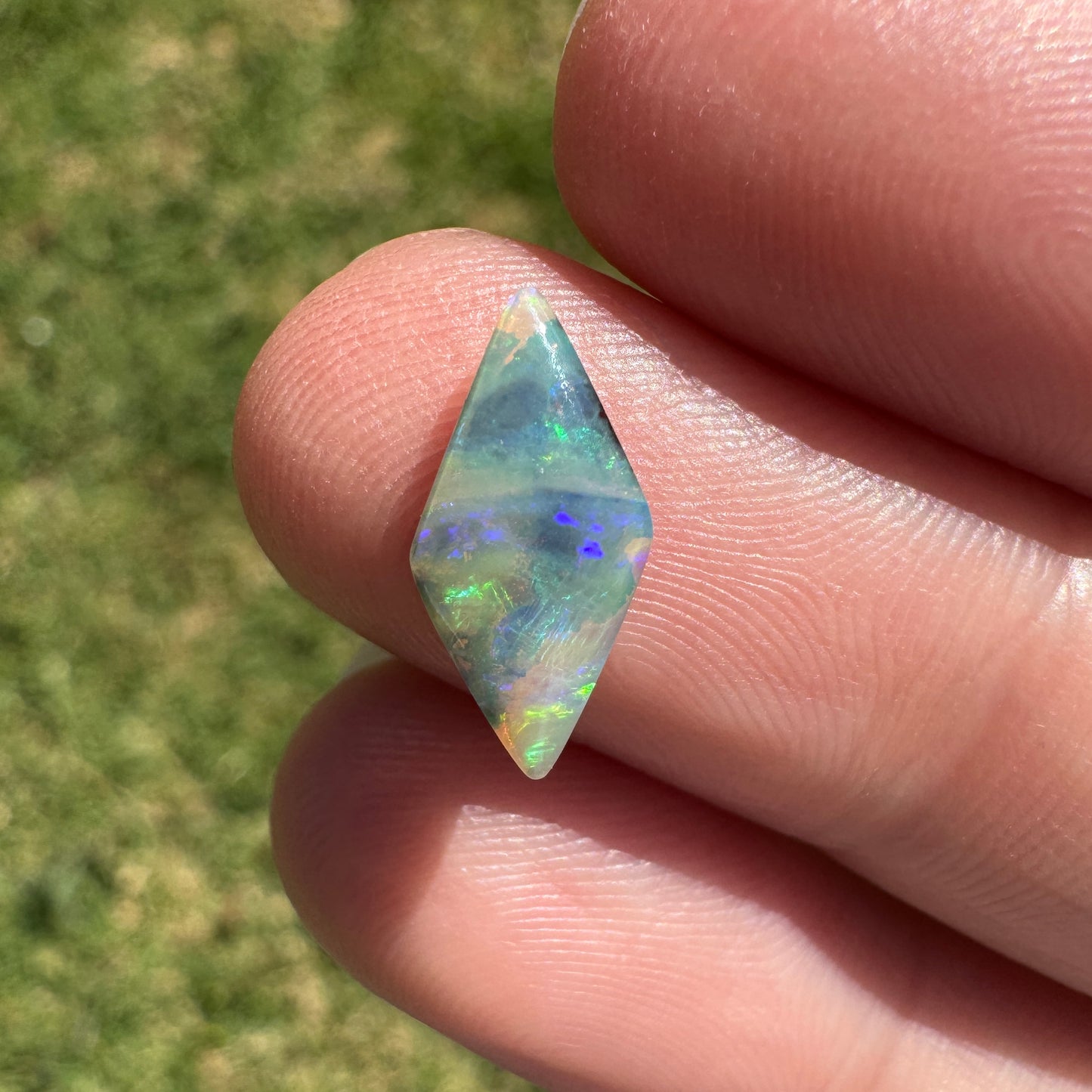 1.13 Ct small boulder opal