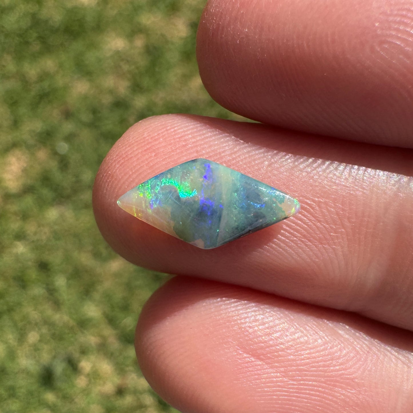 1.13 Ct small boulder opal