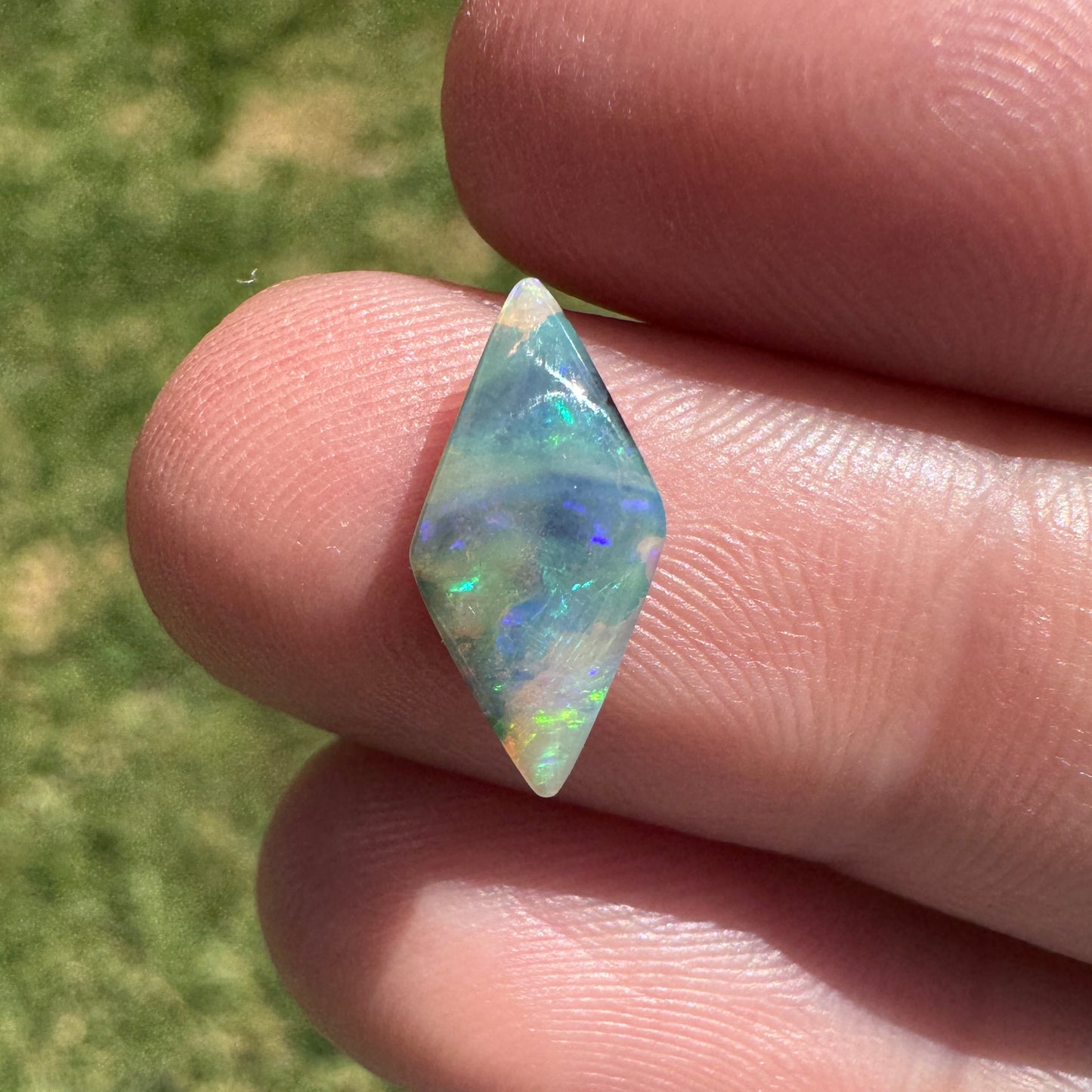 1.13 Ct small boulder opal