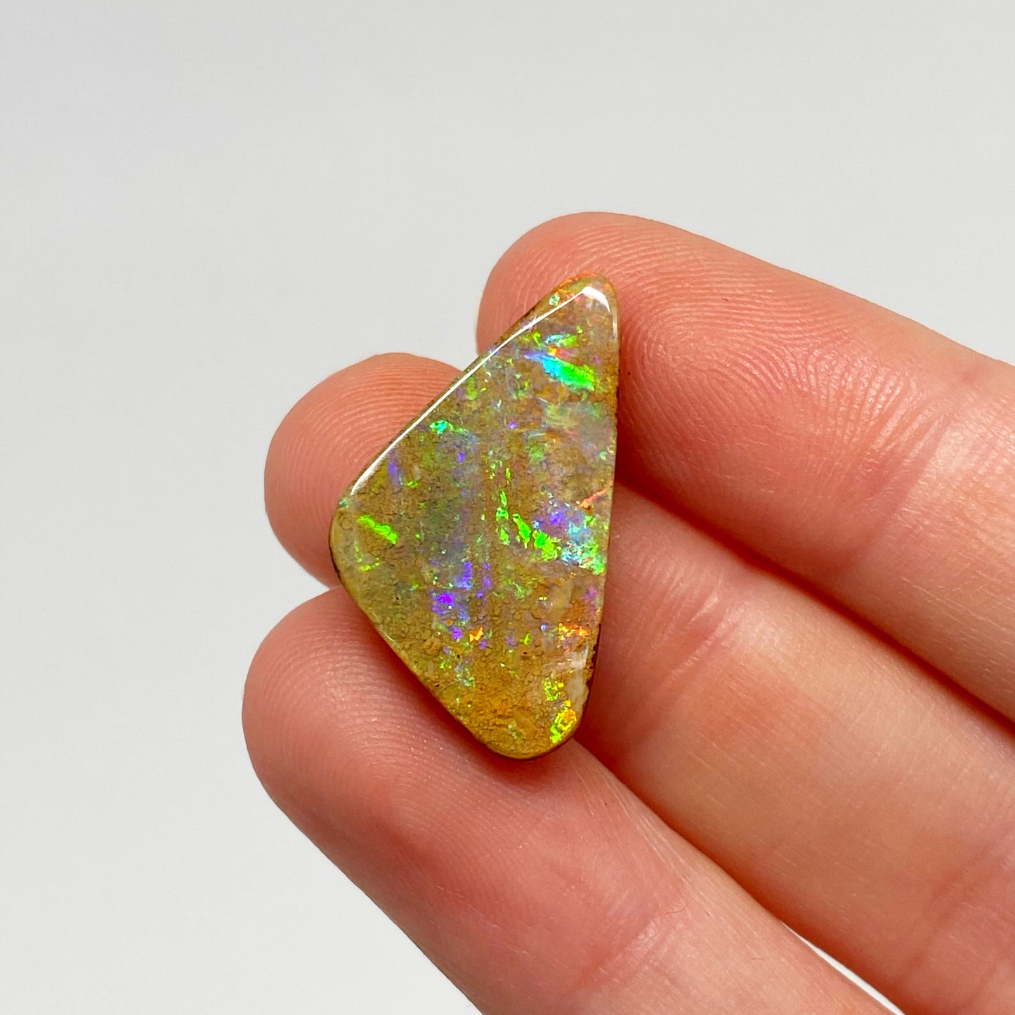 10.47 Ct rainbow boulder opal