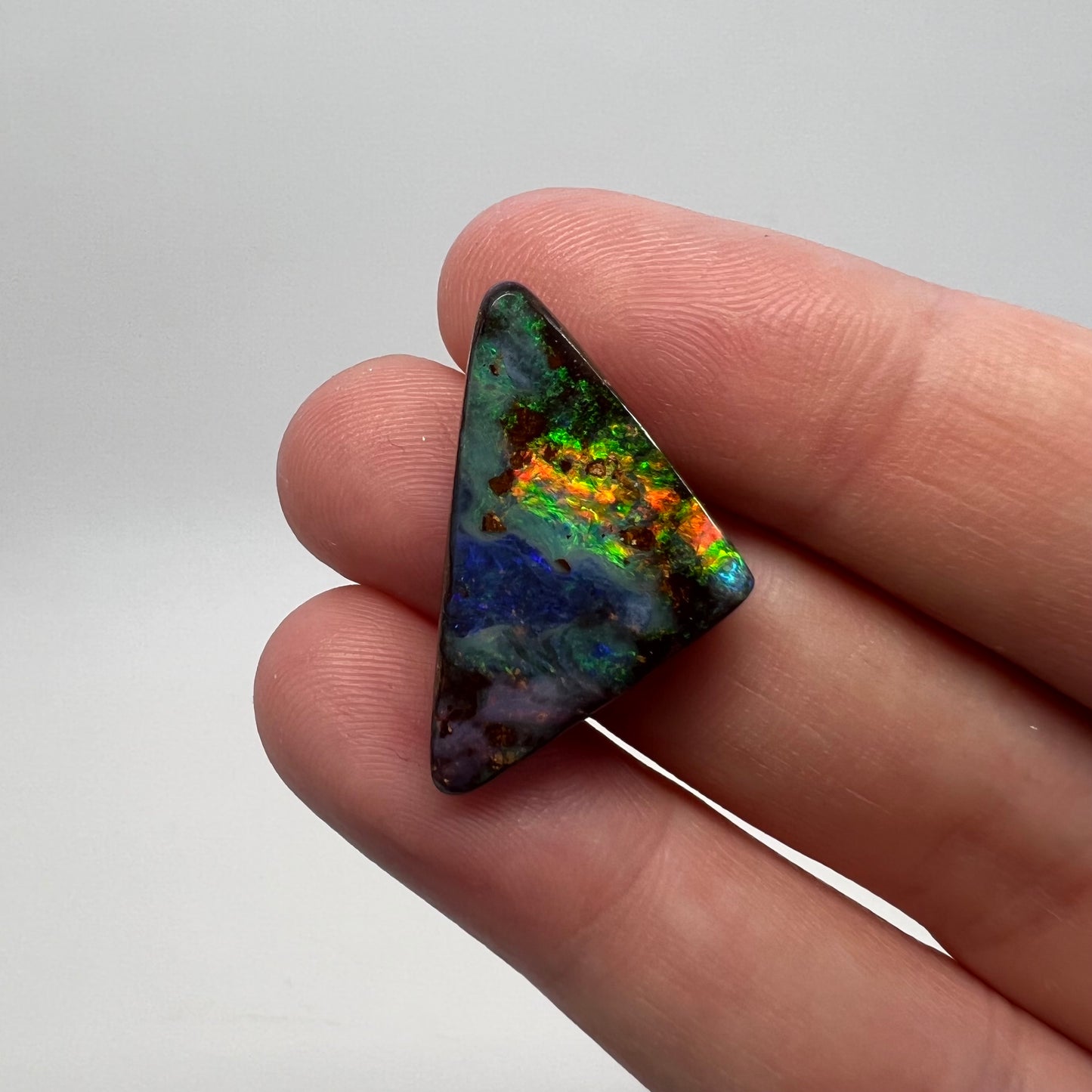 13.27 Ct triangle boulder opal