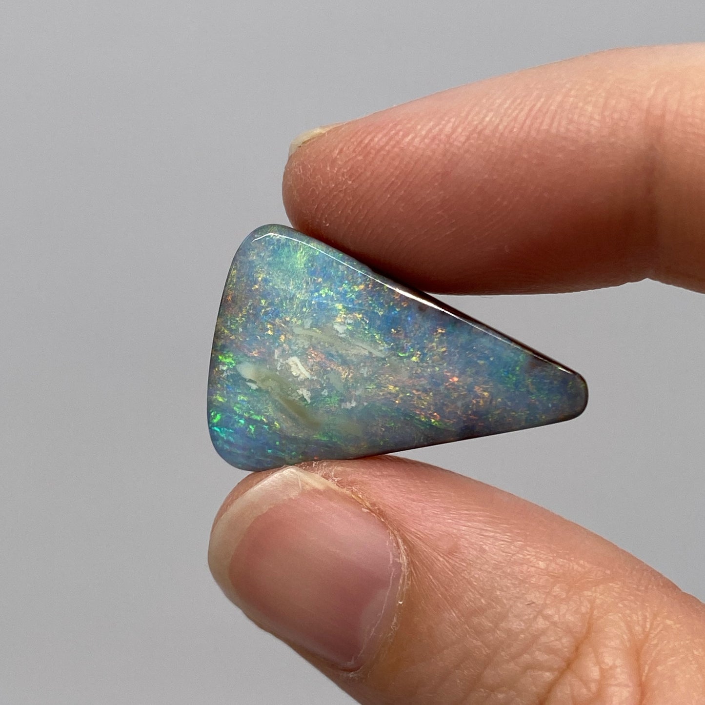 15.60 Ct triangle boulder opal